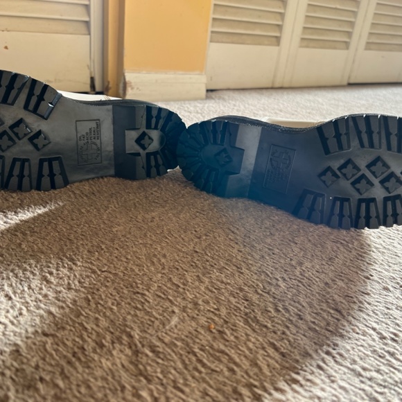 Doc Marten 2976 Quad Platform - Picture 4 of 5